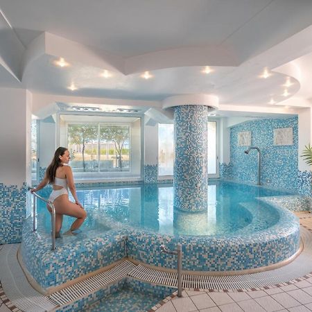 Hotel Baia Imperiale ريميني المظهر الخارجي الصورة