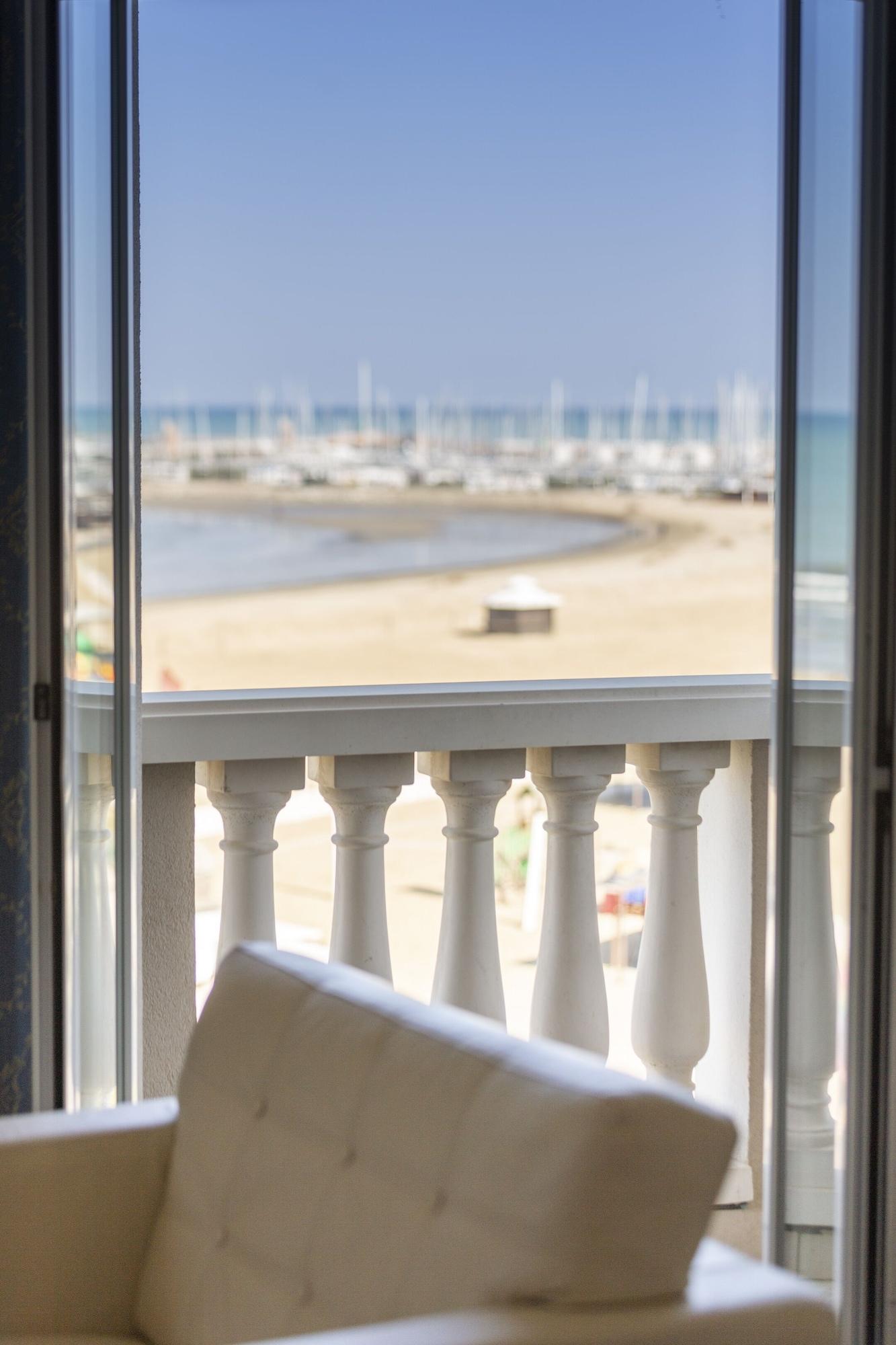Hotel Baia Imperiale ريميني المظهر الخارجي الصورة